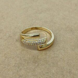 Gold plated women's ring , New with tags